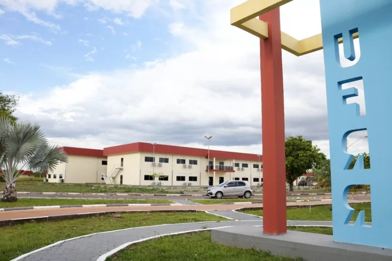 Concurso UFRR: saiu edital com vagas para nível médio e superior