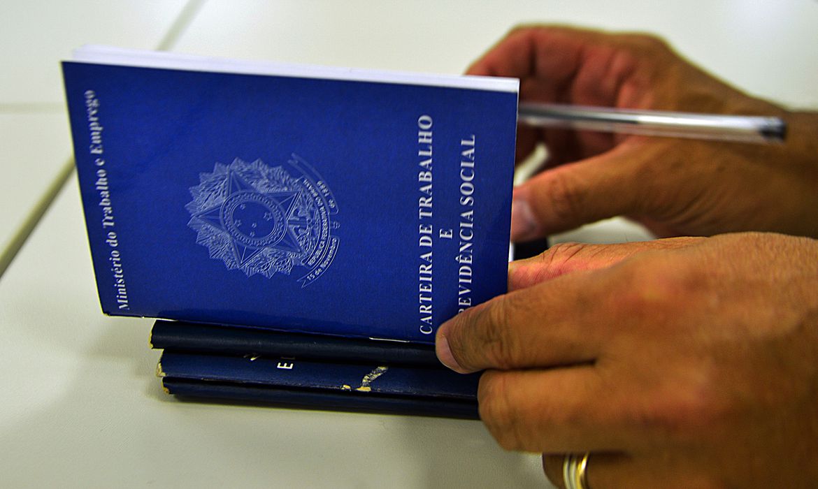 Foi demitido? Veja como recorrer ao seguro-desemprego