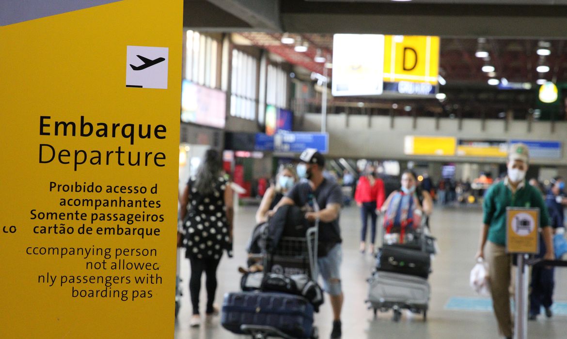 Greve nos aeroportos? Governo trabalha para evitar situação