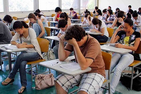 VAGAS para NÍVEL FUNDAMENTAL: Prefeitura anuncia 1.300 oportunidades para vários cargos