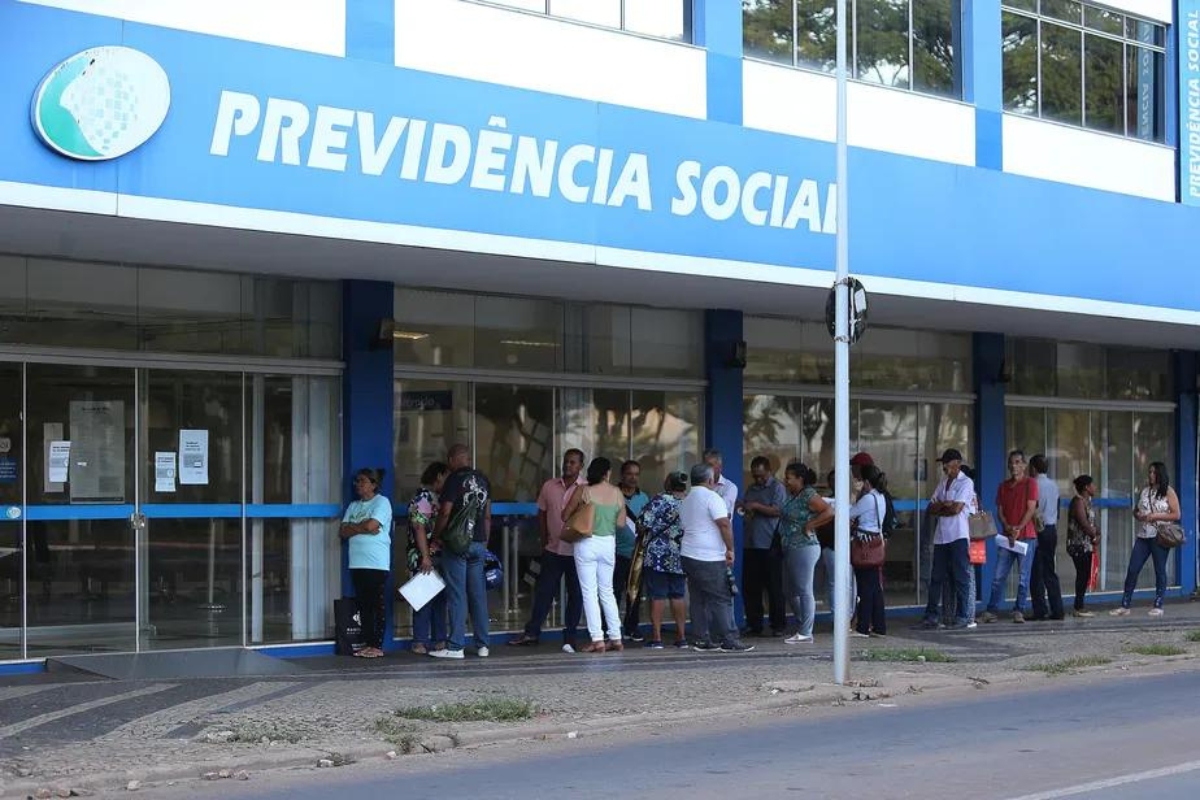 Agora, o INSS está fazendo ISSO para diminuir a FILA DE ESPERA