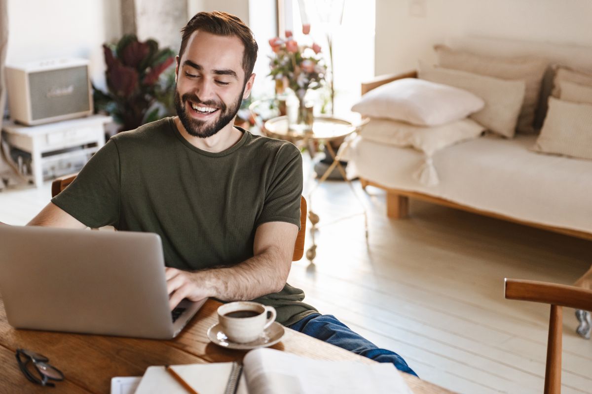 9 profissões para trabalhar a hora que quiser (bônus dicas para o Home Office)