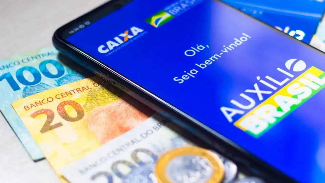 O seu nome entrou na lista de R$15.000,00 do Auxílio Brasil HOJE (07/03)? Confira agora mesmo!