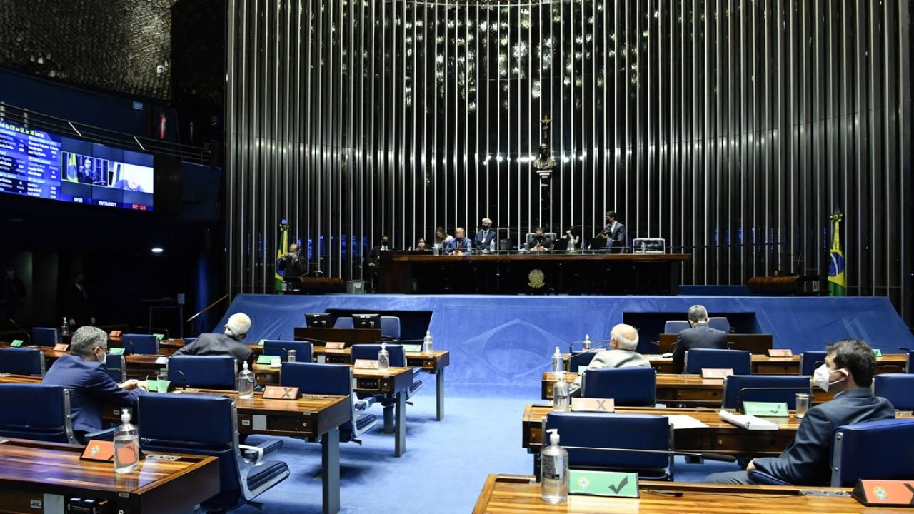 Senado aprova projeto que eleva tempo de conclusão da faculdade para ESTES alunos