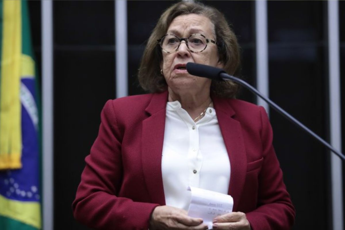 Bolsa Família: Comissão aprova projeto para ACABAR com fila de espera Fonte: Agência Câmara de Notícias