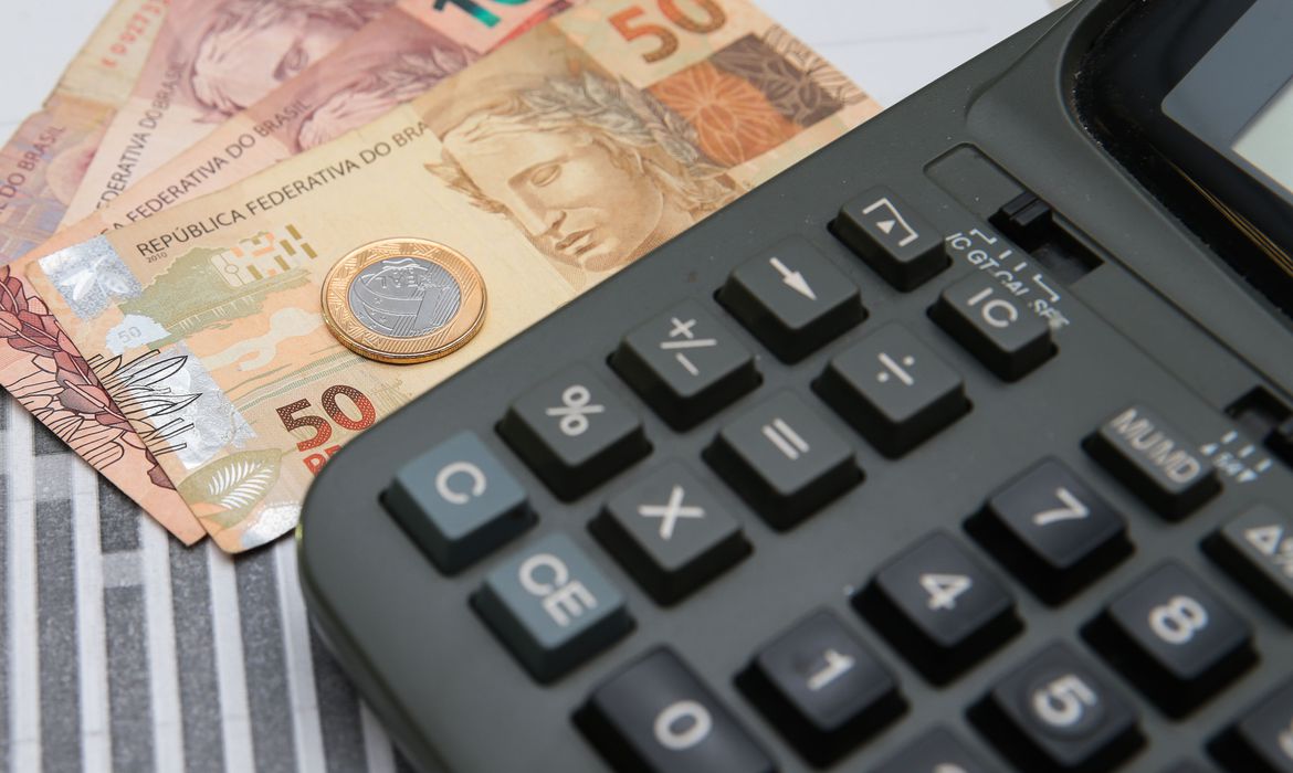 Você sabia que dívidas com mais de 5 anos caducam no país?