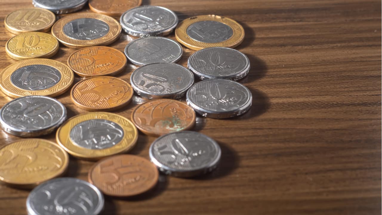 Conheça a moeda que vale CENTENAS DE REAIS devido a erro peculiar