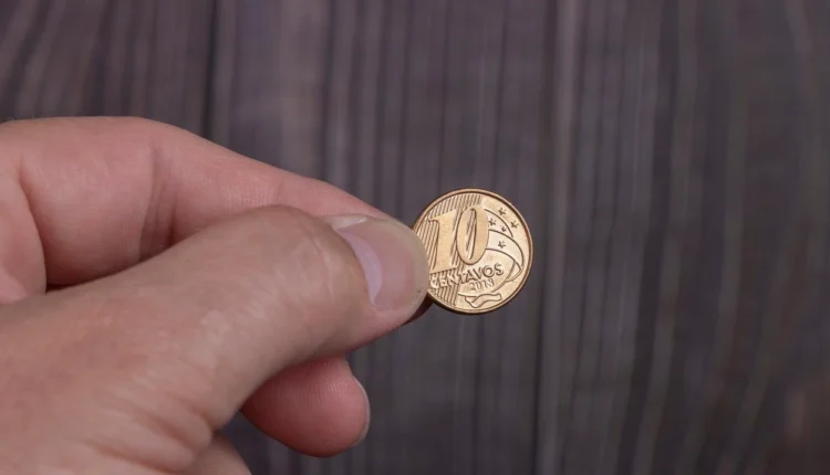 O grupo de moedas de 10 centavos que pode valer R$ 250 em 2024