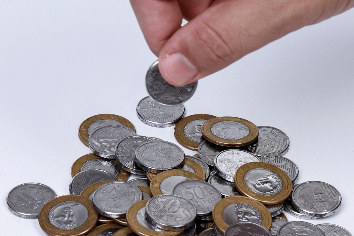 Moedas raras do Plano Real são tesouros valiosos para colecionadores, alcançando valores surpreendentes no mercado.