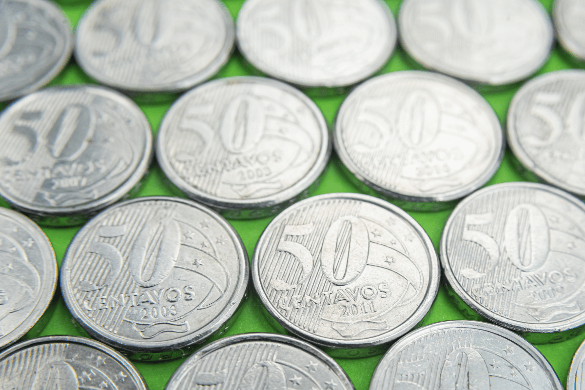 Moeda de 50 centavos de 1998 pode valer até R$ 150 dependendo da conservação e erros.