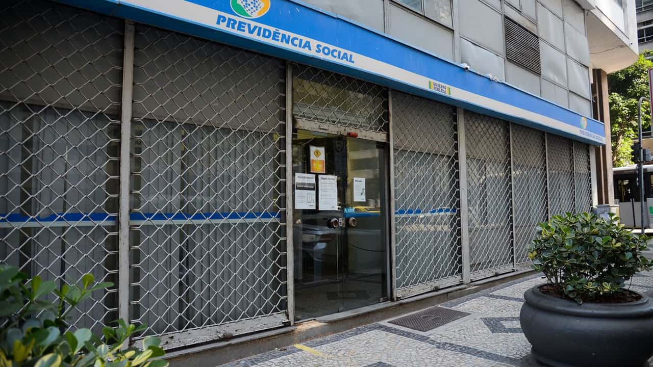 Fim da greve: presidente do INSS marca data para retorno das agências