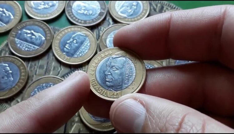 ALTA VALORIZAÇÃO: quatro moedas de 1 real que partem de uma base de R$ 100 cada uma