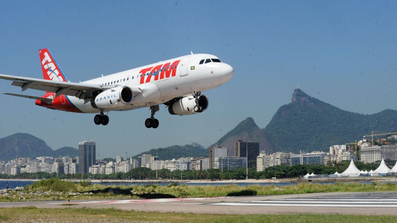 Voa Brasil: aposentados podem comprar passagens aéreas por R$ 200 neste feriado; veja passo a passo
