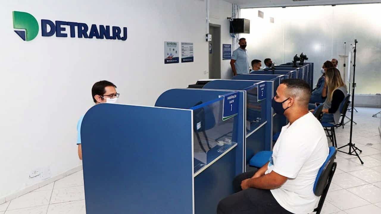 Detran faz mutirão para emissão de documentos neste sábado (19/10); veja detalhes