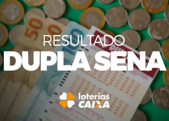 Bilhete da Dupla Sena sobre cédulas e moedas brasileiras destacando o resultado da loteria
