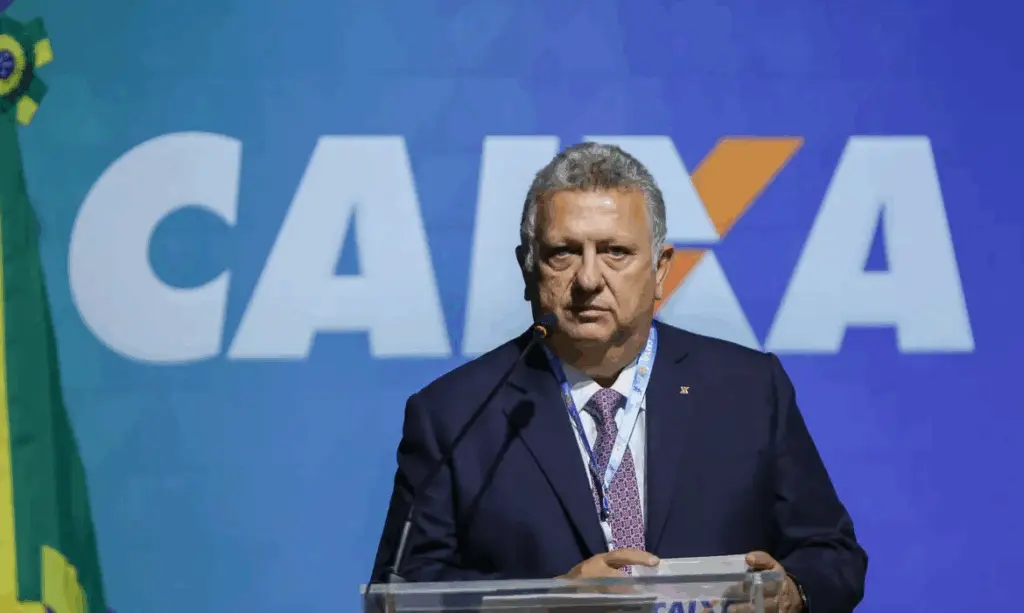 Carlos Vieira, presidente da Caixa Econômica Federal, fala sobre o novo concurso da instituição em evento.