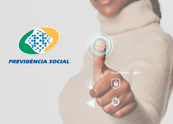 Mulher realizando autenticação digital com leitura de impressão digital ao lado do logotipo da Previdência Social.