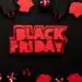 Ilustração da Black Friday com tipografia vermelha central e itens decorativos como sacolas e presentes ao redor.