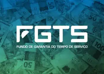 Notas de real simbolizando o saque-aniversário do FGTS com liberação de valores retidos pela Caixa