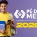 Estudante do ensino médio com cadernos e celular ilustrando o programa Pé-de-Meia 2026, que paga até R$ 9.200 aos alunos.