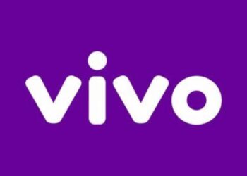 Logotipo branco da empresa Vivo sobre fundo roxo vibrante