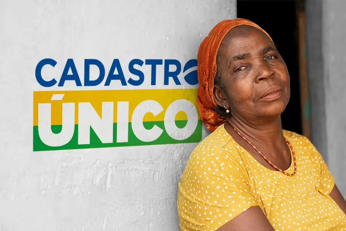 Mulher atendida em unidade do CadÚnico durante processo de atualização cadastral conforme novo cronograma nacional
