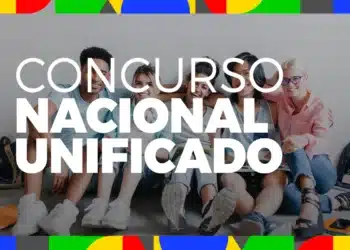 Candidatos do Concurso Nacional Unificado reunidos aguardando convocação do IBGE para a terceira fase
