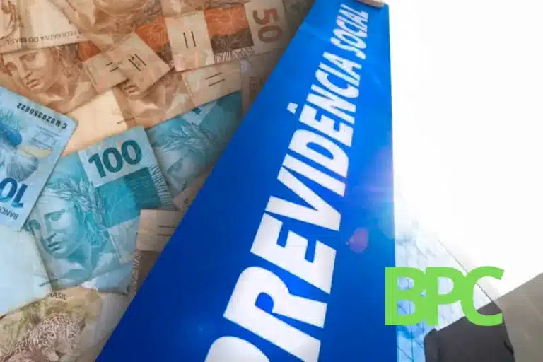 Notas de dinheiro relacionadas aos pagamentos de janeiro do INSS e BPC, com destaque para os novos valores que podem ultrapassar R$ 8 mil.