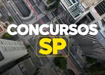 Concurso público SP com vista aérea de avenida em São Paulo, prédios altos e cruzamento central