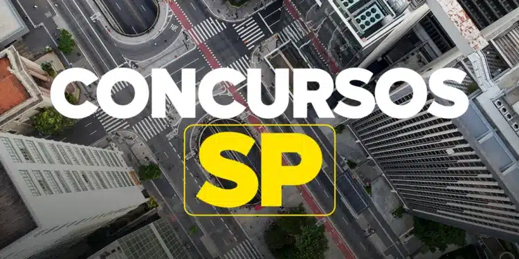 Concurso público SP com vista aérea de avenida em São Paulo, prédios altos e cruzamento central