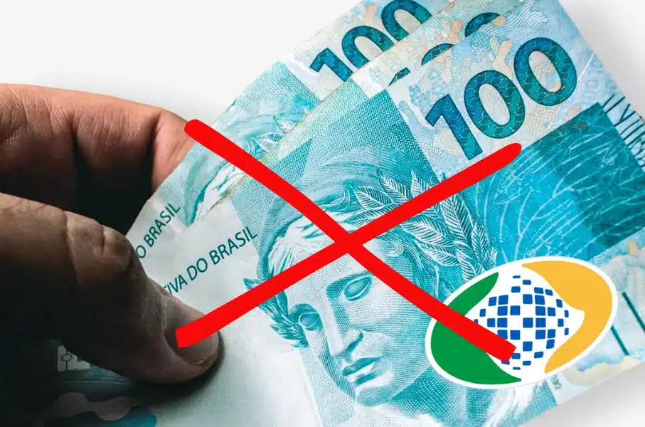 Dinheiro riscado com o símbolo do Brasil, representando quem não tem direito ao 13º salário do INSS.