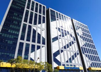 Fachada do Banco do Brasil, ilustrando a crescente expectativa para o concurso de 2026, mesmo sem a definição da banca organizadora.