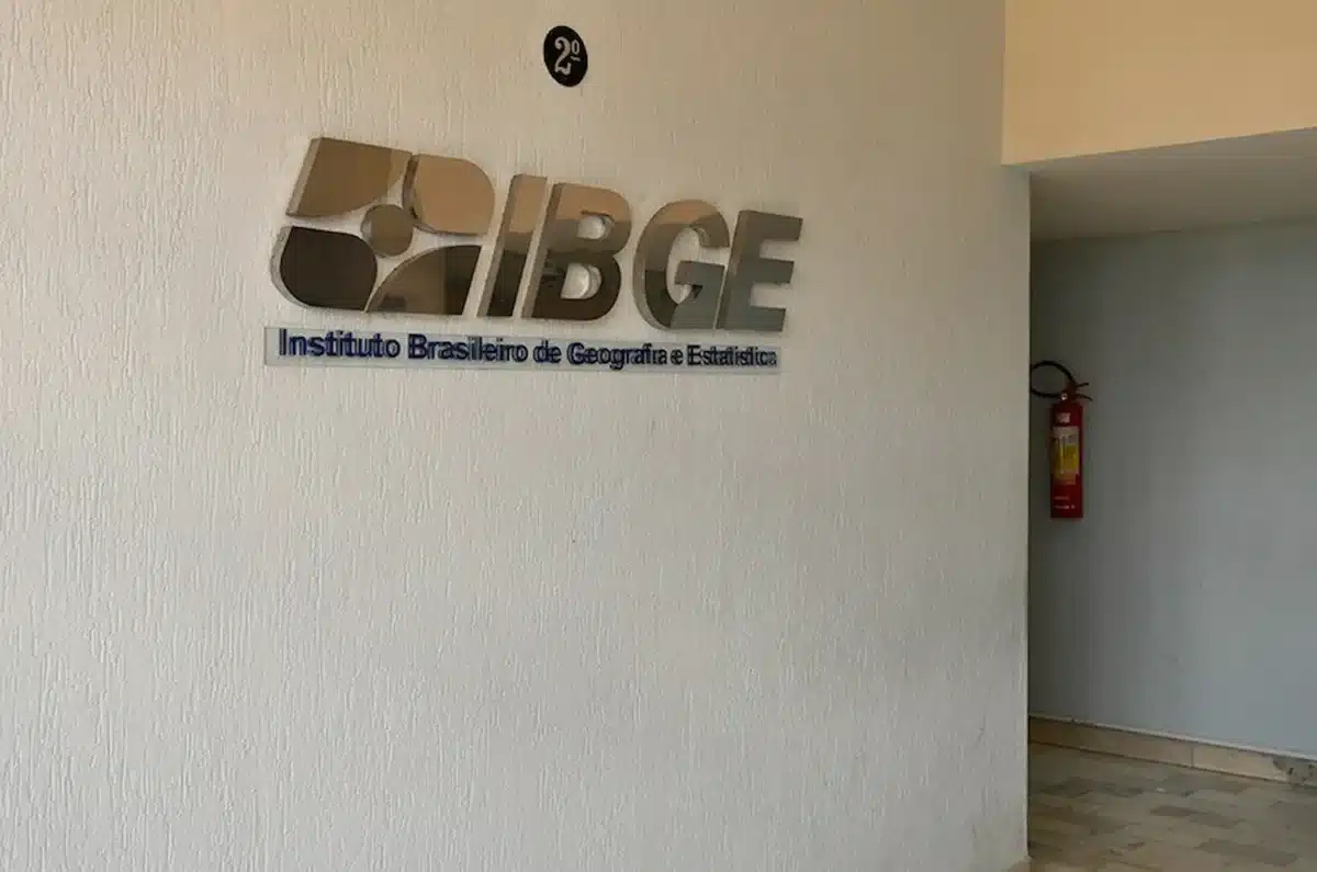 Logotipo do IBGE, utilizado para ilustrar o concurso com mudanças nas vagas e prorrogação na escolha da banca.