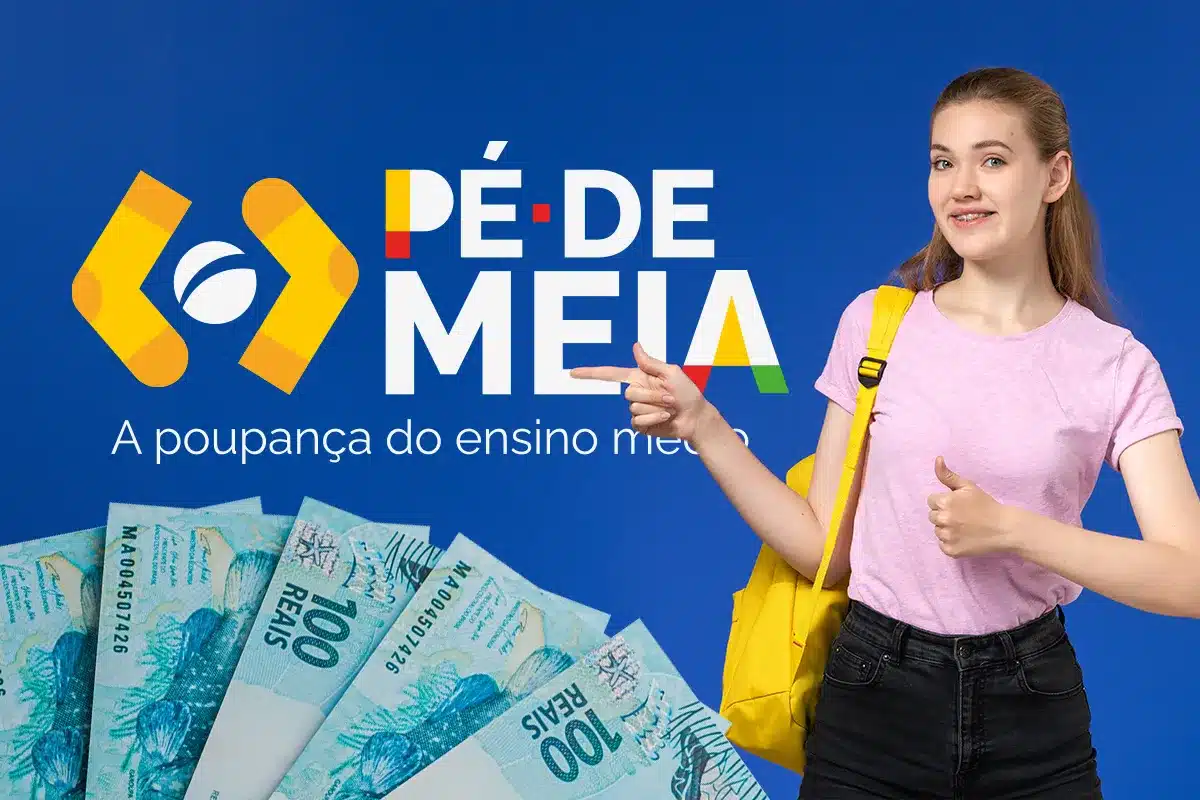 Estudante com mochila apontando para logo do programa Pé-de-Meia com notas de 100 reais ilustrando o benefício estudantil.