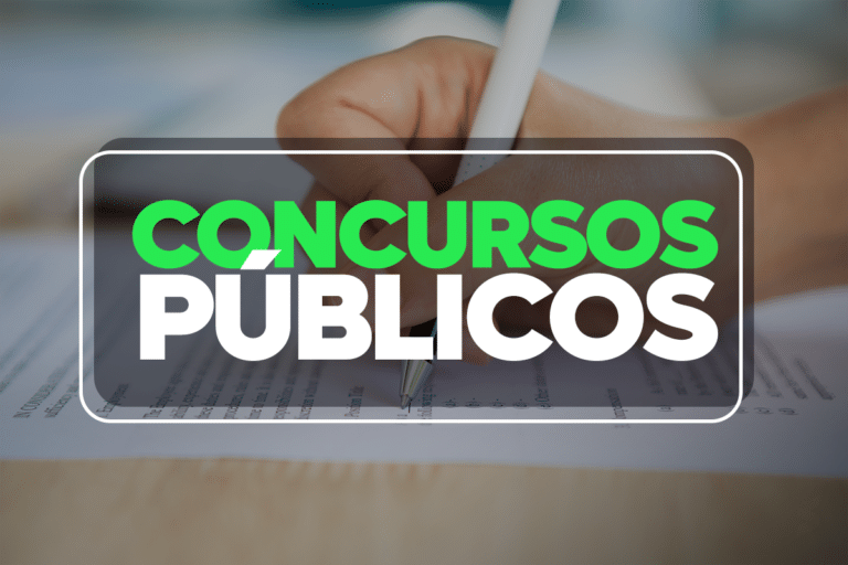 Candidato realizando prova de concurso público em ano eleitoral com regras específicas para nomeações no Brasil.
