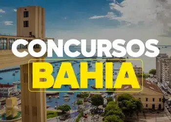 Elevador Lacerda e Baía de Todos os Santos com texto Concursos Bahia sobreposto à vista de Salvador