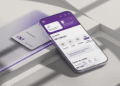 Nubank integra Pix débito e crédito - smartphone com cartão roxo do Nubank na tela e função de pagamento por aproximação