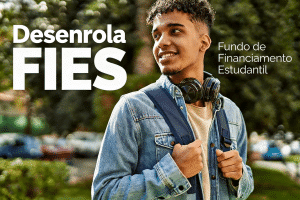 Estudante ao lado do nome "Desenrola Fies".