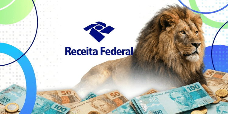 Leão símbolo da Receita Federal ao lado da logomarca e cédulas de real, representando o recorde do Imposto de Renda 2026